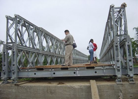 Prefabricated Steel Truss Pedestrian Bridge Carriageway Width 4.2m/7.35m